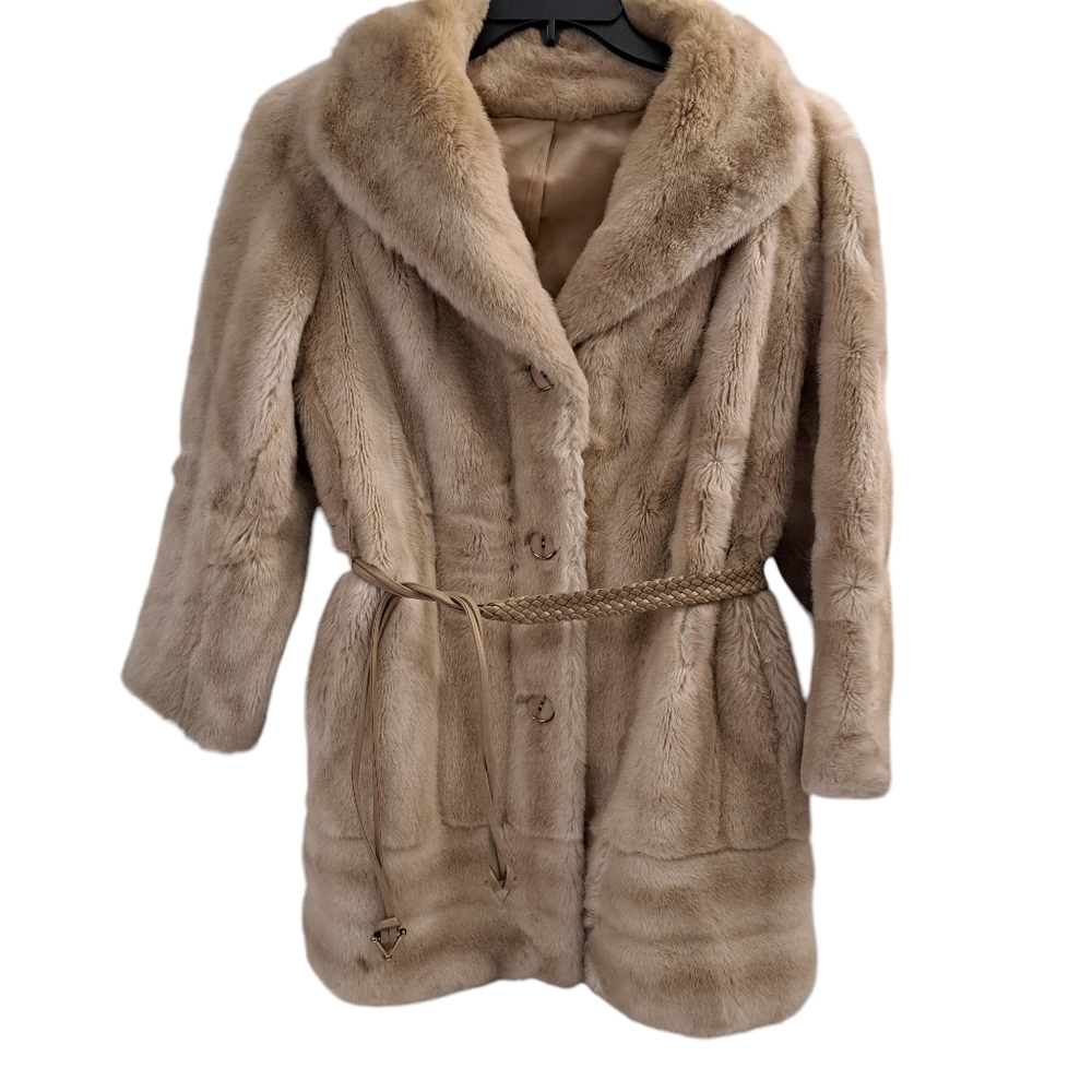 Tissavel Tan Faux Fur Coat Size M/L 

Took off belt
